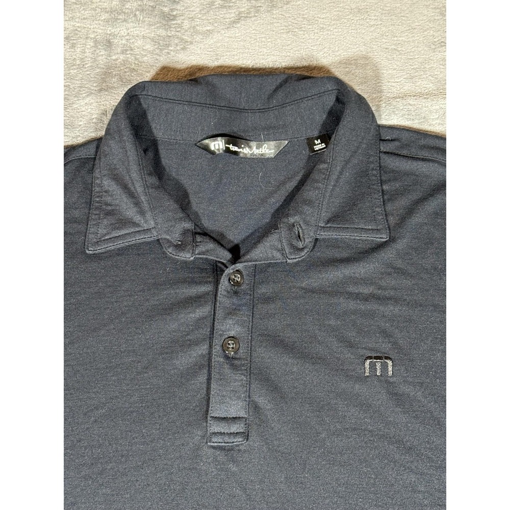 TravisMathew Polo Shirt Mens Medium Blue Grizzly‎ Ranch Golf Stretch Performance